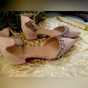 Size 8 nude colored rhinestoned Lulus dressy but comfy heels.